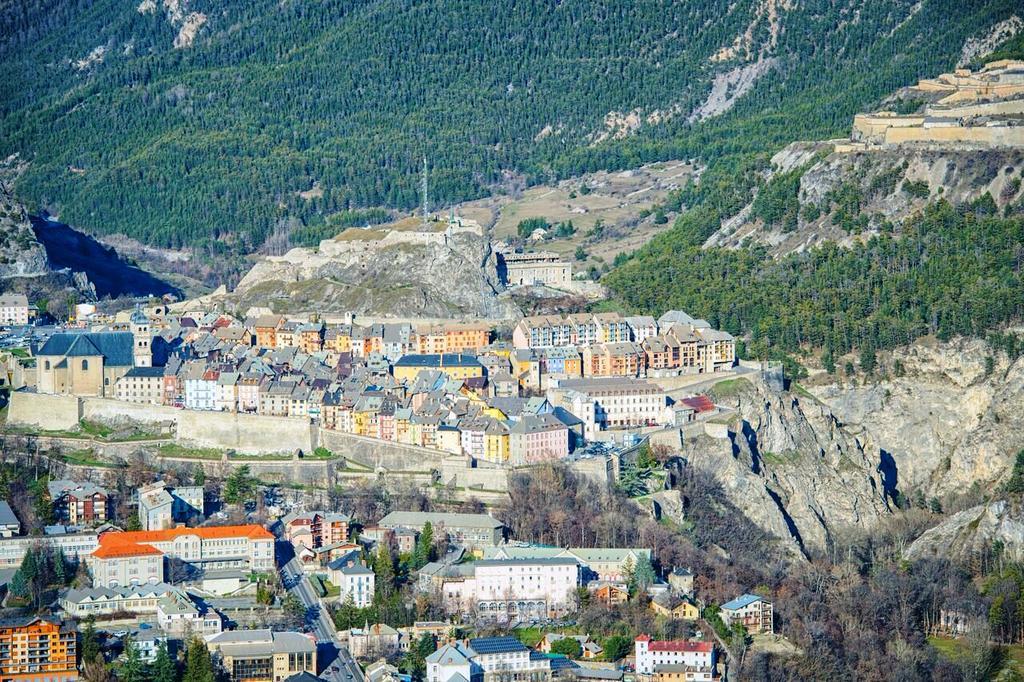 Près des Forts Briançon Extérieur photo
